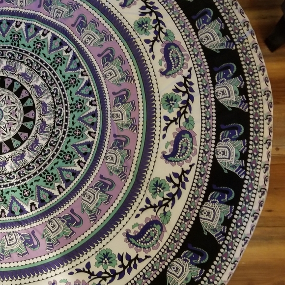 Large Circle Cloth / Scarf 🧣 - Picture 10 of 13